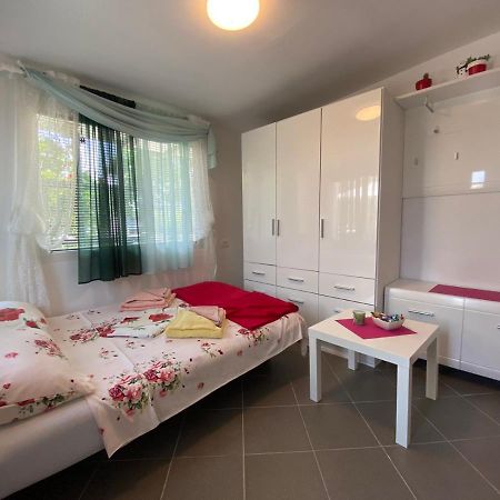 Green Place Apartments Порторож Екстериор снимка