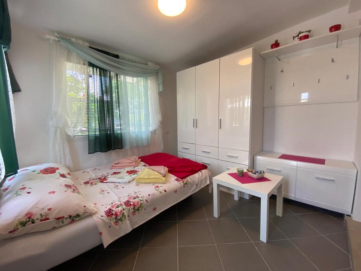 Green Place Apartments Порторож Екстериор снимка