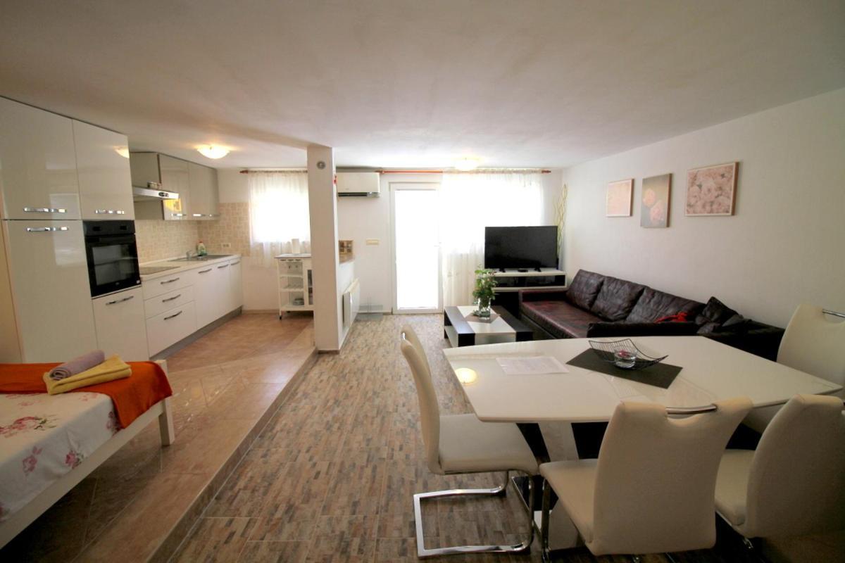 Green Place Apartments Порторож Екстериор снимка